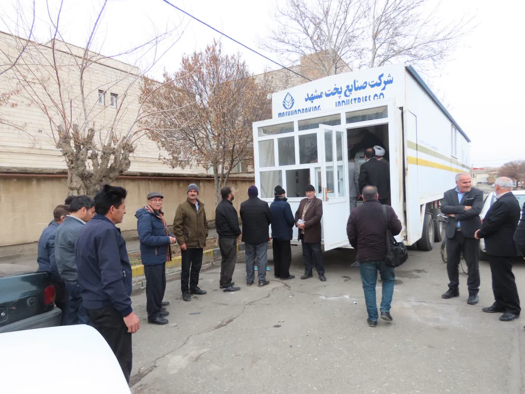 پخت و توزیع نان لواش در نیمه شعبان و آستانه پیروزی انقلاب اسلامی در شهرستان چایپاره