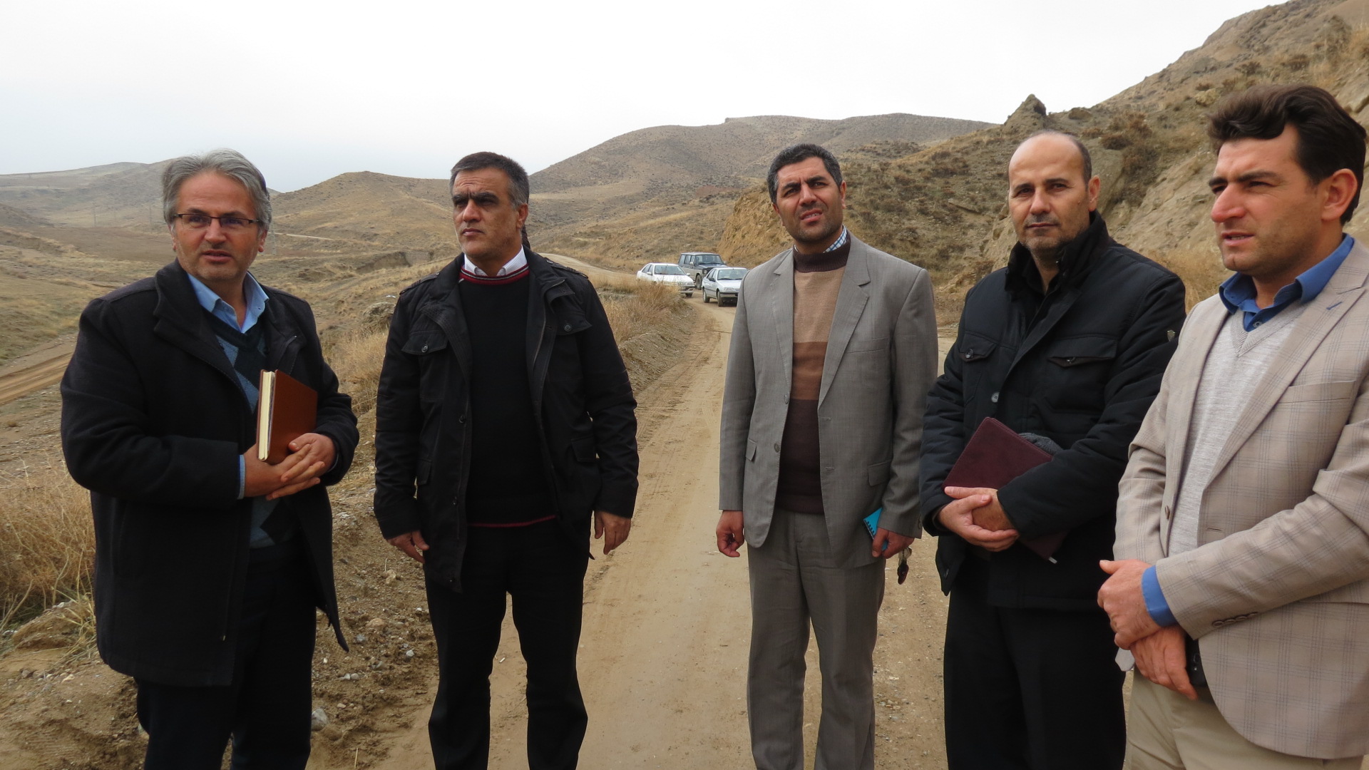 بازدید فرماندارازعملیات اصلاح پیچ های خطرناک در محور گورش و آبرسانی به روستای بندلی