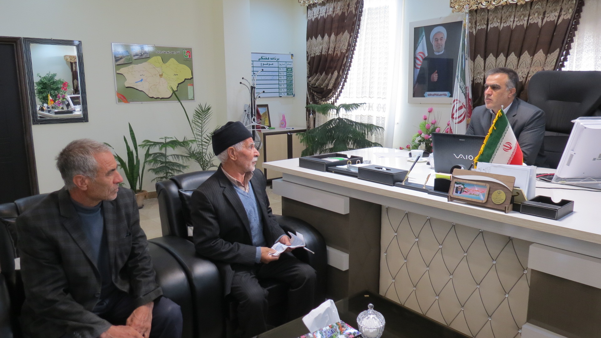 در راستای تداوم برنامه دیدار چهره به چهره مردم با مسئولان، ملاقات عمومی فرماندار شهرستان چایپاره با شهروندان برگزار شد.