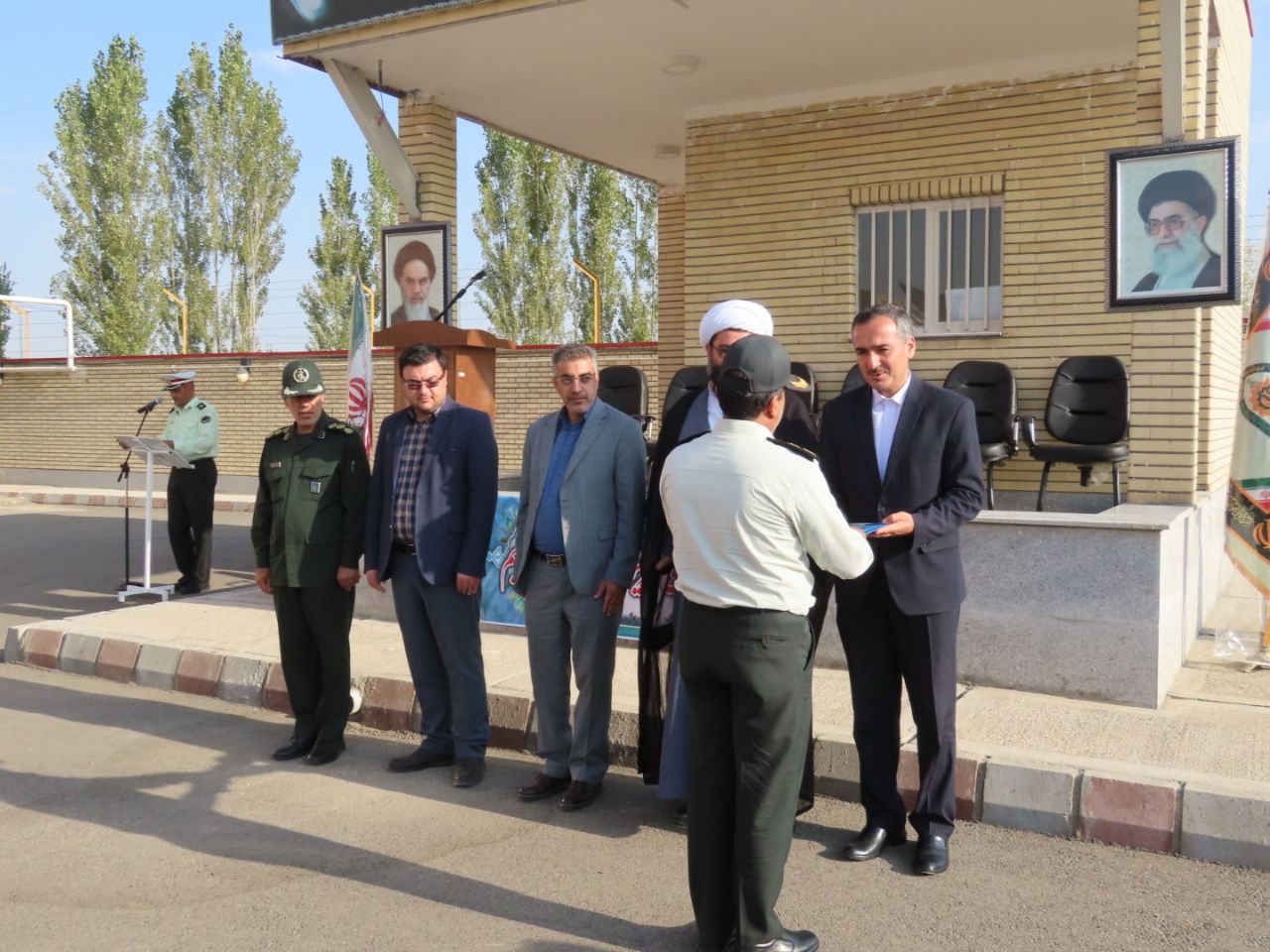 تجلیل فرماندار شهرستان چایپاره از فرمانده انتظامی