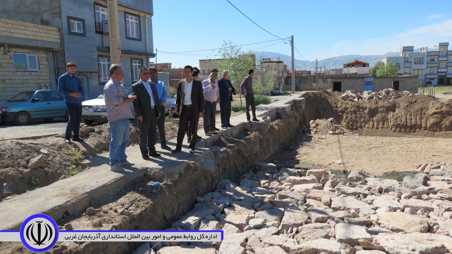 بازدید فرماندار چایپاره از محل احداث مجتمع آبدرمانی و استخر شهرستان چایپاره
