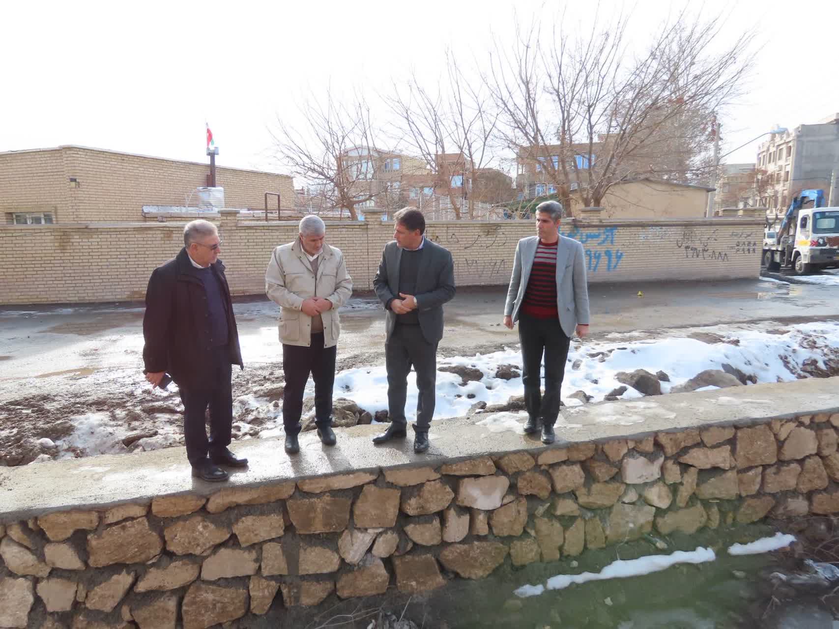بازدید فرماندار چایپاره و مدیرکل امور شهری استانداری از نهر دلی‌آرخ