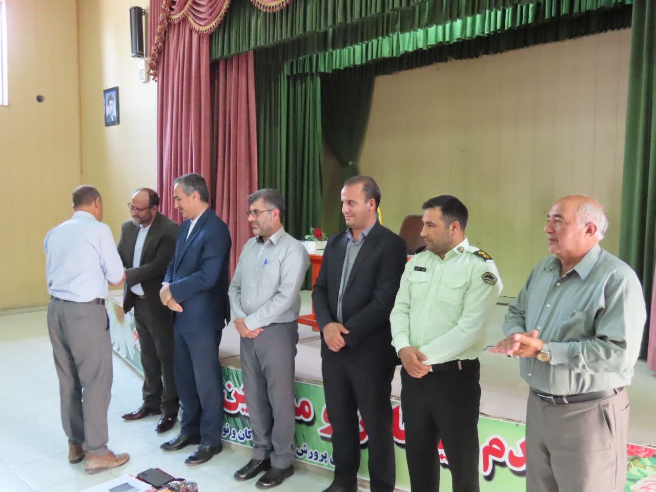 کارگاه آموزشی شیوه نامه جدید فعالیت نانوایی ها و هوشمندسازی تخصیص سهمیه آرد شهرستان چایپاره
