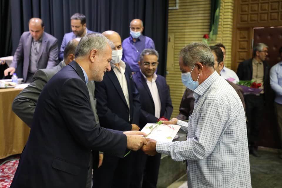 به مناسبت 25 ذی الحجه و روز خانواده و تکریم بازنشستگان صورت گرفت