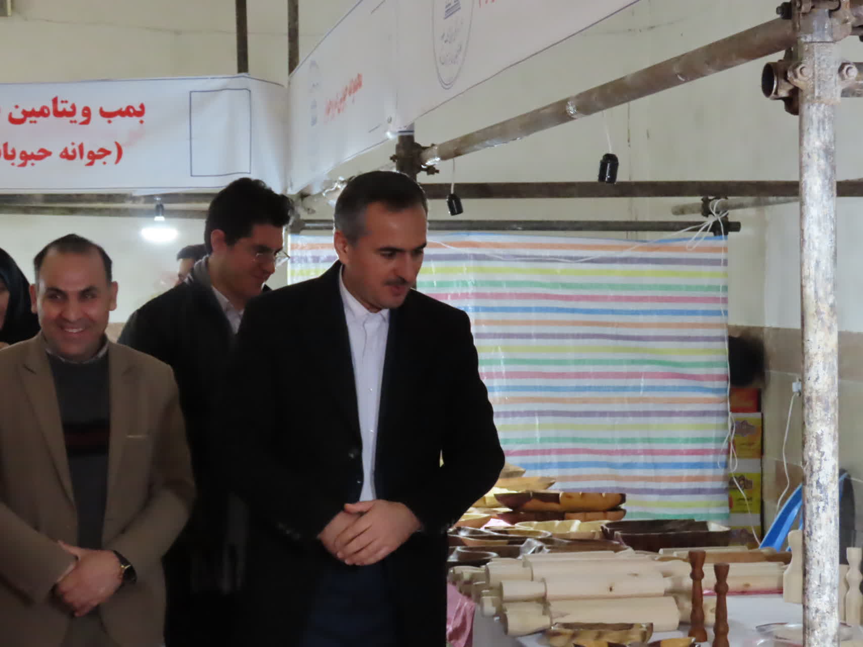 افتتاح نمایشگاه انواع صنایع دستی و غذایی مشاغل خانگی شهری و روستایی