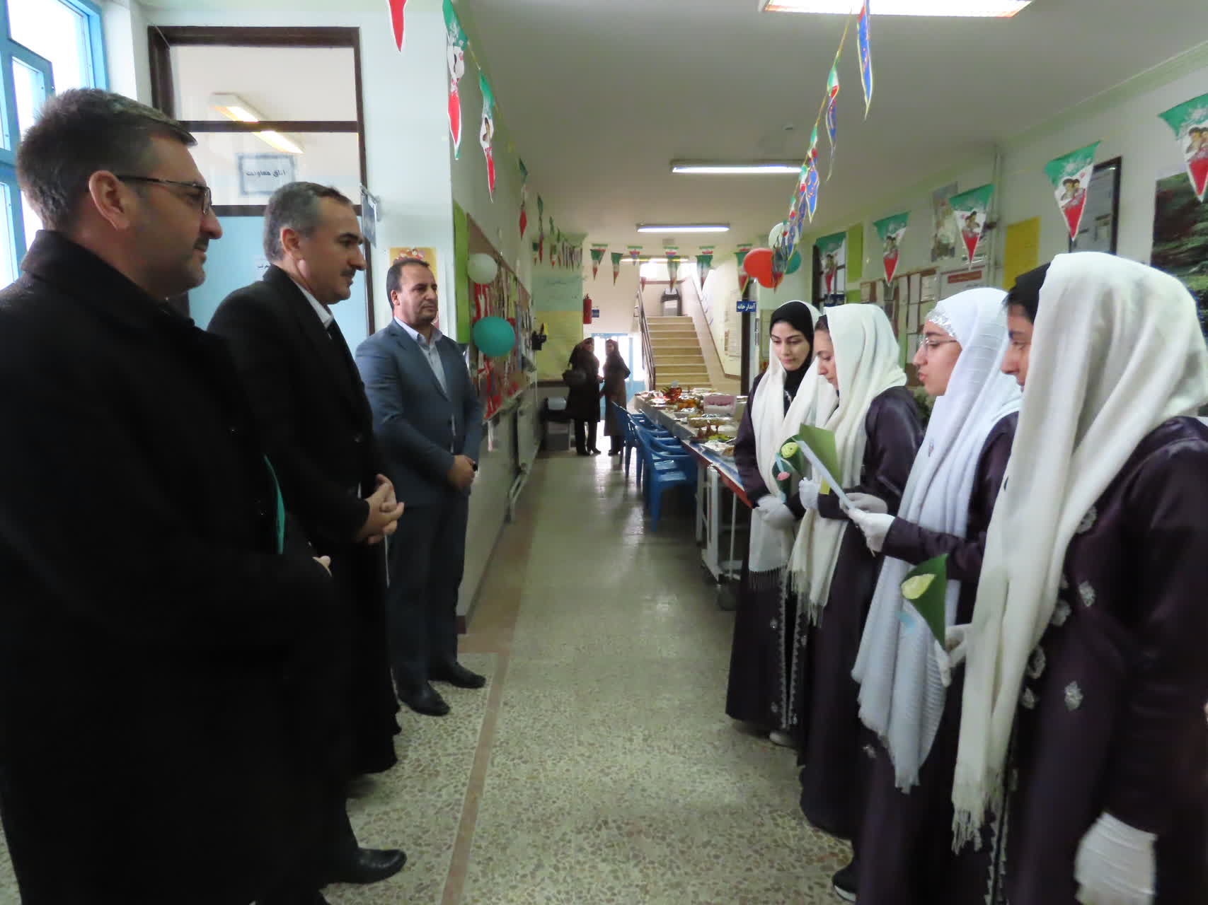 برپائی جشنواره غذا توسط دانش آموزان دبیرستان معرفت شهرستان چایپاره