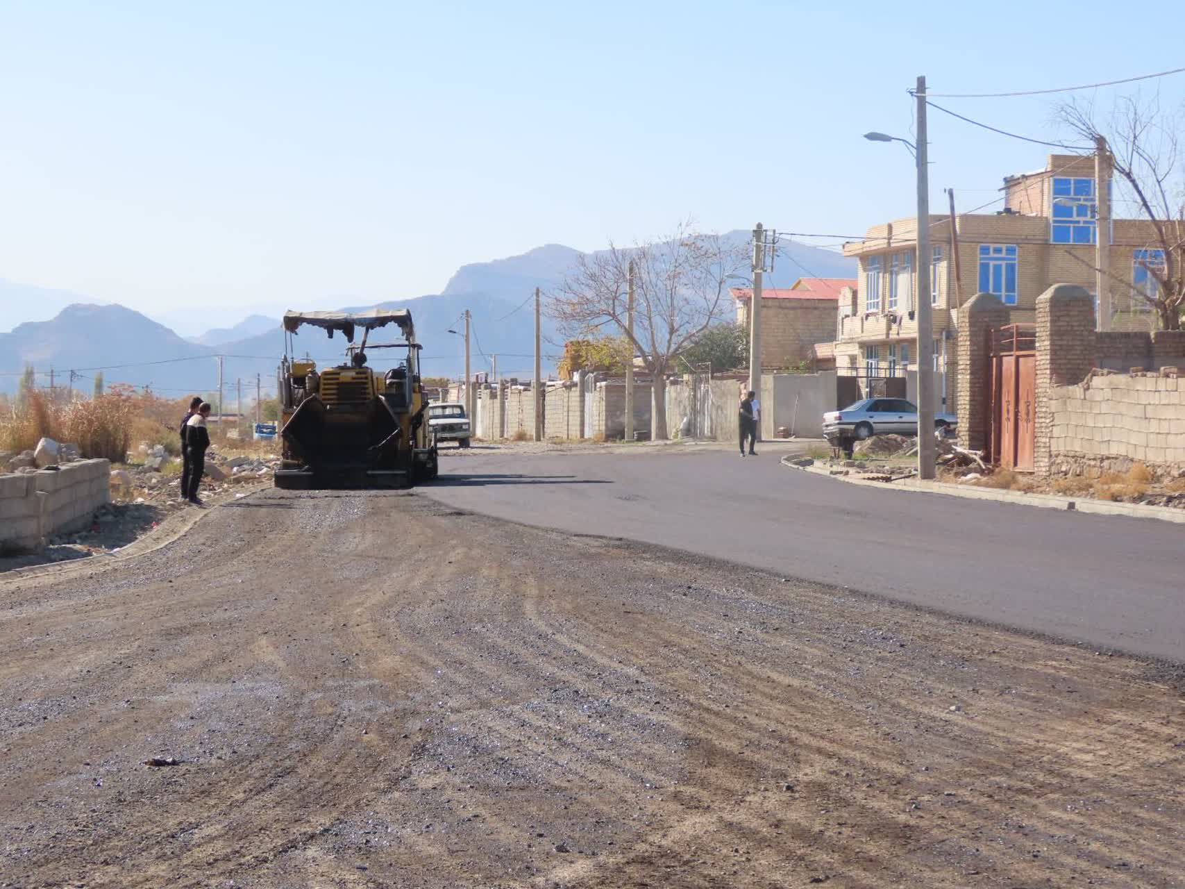 طرح عمرانی بهسازی و آسفالت معابر روستای قره کندی آماده افتتاح شد