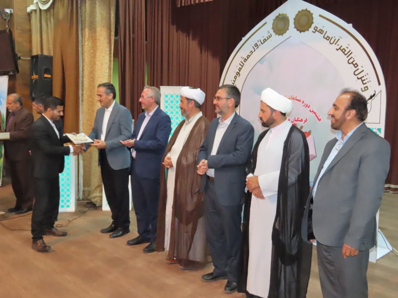 مراسم تجلیل از برندگان هشتمین دوره مسابقات قرآن ، عترت و نماز