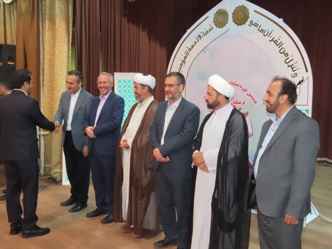 مراسم تجلیل از برندگان هشتمین دوره مسابقات قرآن ، عترت و نماز