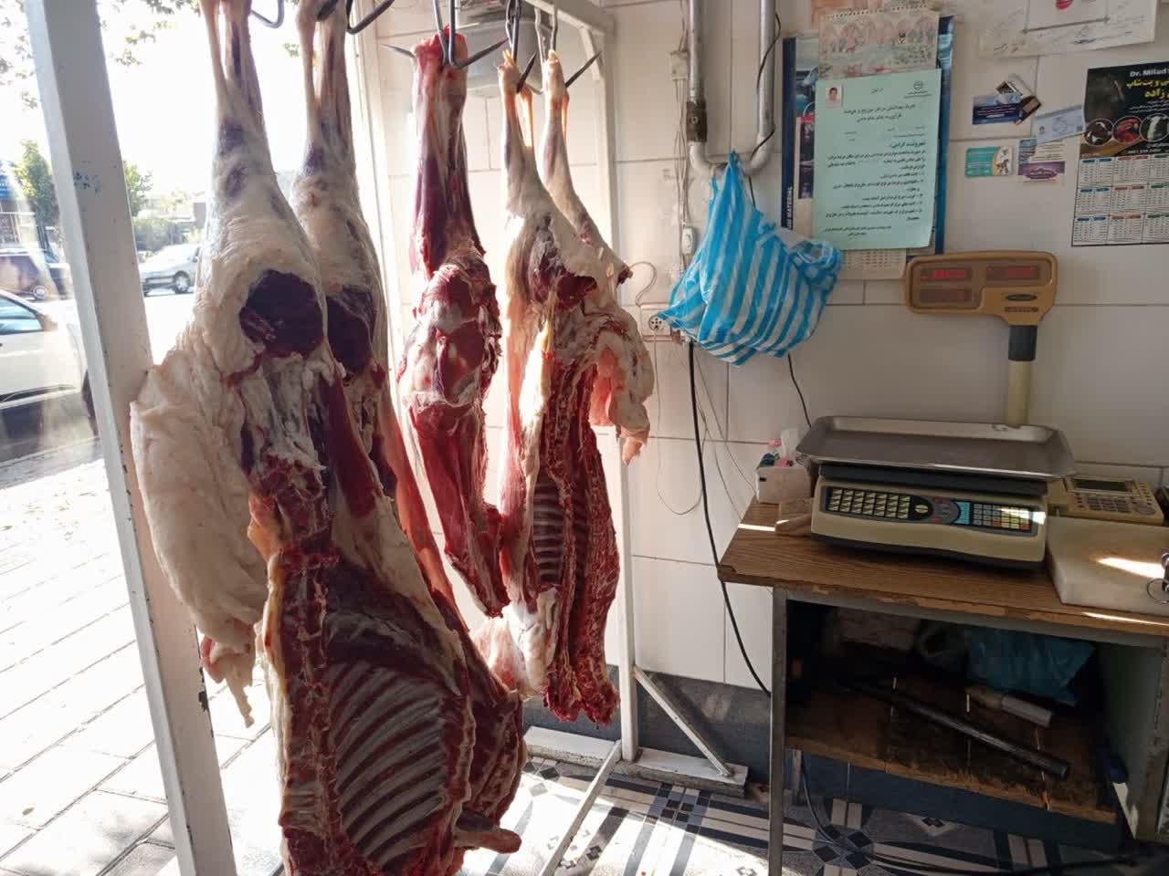 بازدید و بازرسی میدانی اعضای کمیسیون نظارت بر امور اصناف شهرستان از واحدهای صنفی تامین کننده اقلام ضروری و اساسی پیرو تأکیدات فرماندار چایپاره