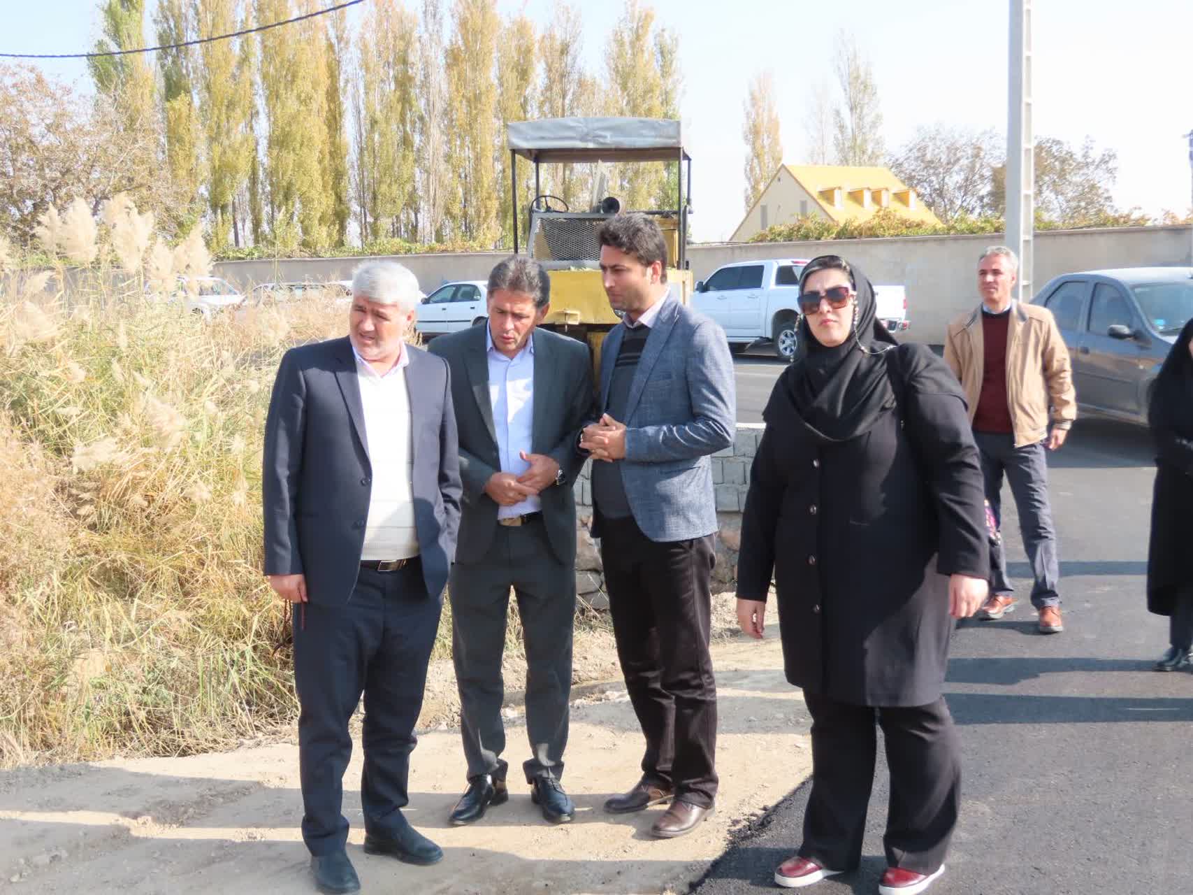 بازدید فرماندار چایپاره از عملیات آسفالت ریزی مسیر ضلع شرقی بلوار انقلاب شهرستان