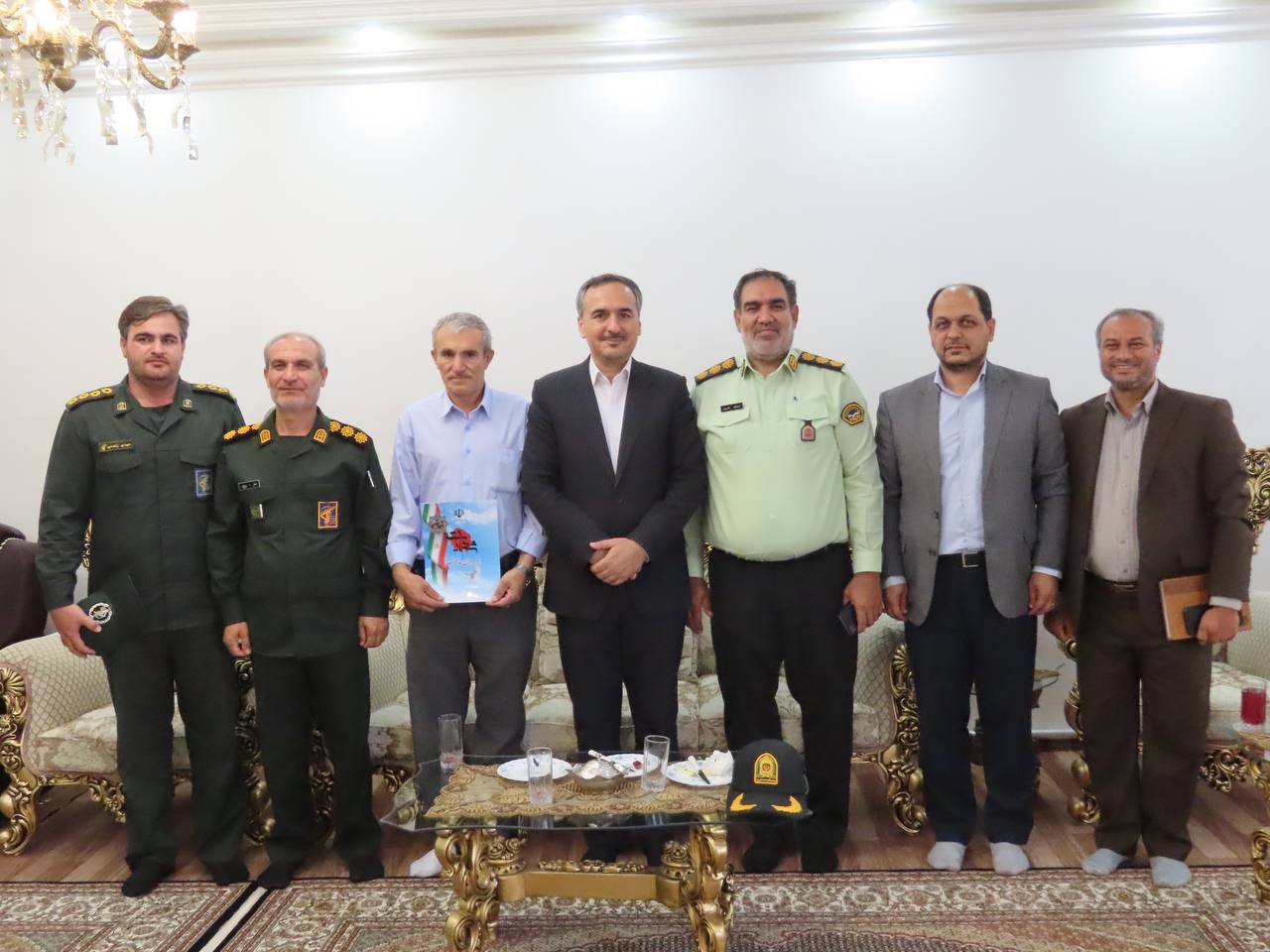 دیدار فرماندار چایپاره با آزادگان سرافراز