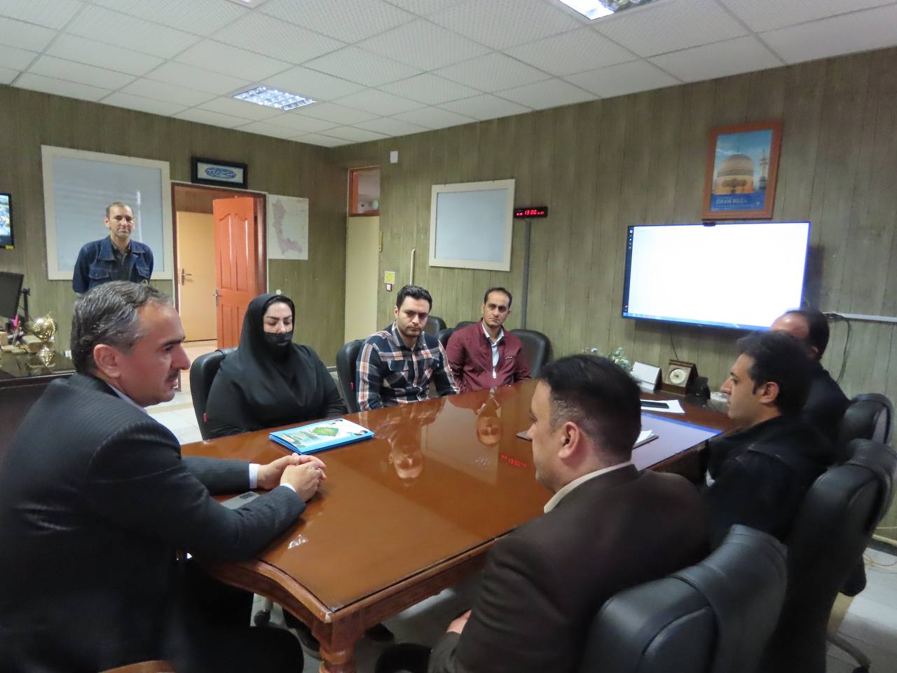 بازدید سرزده سعید شکورزاده فرماندار چایپاره از مدیریت توزیع برق
