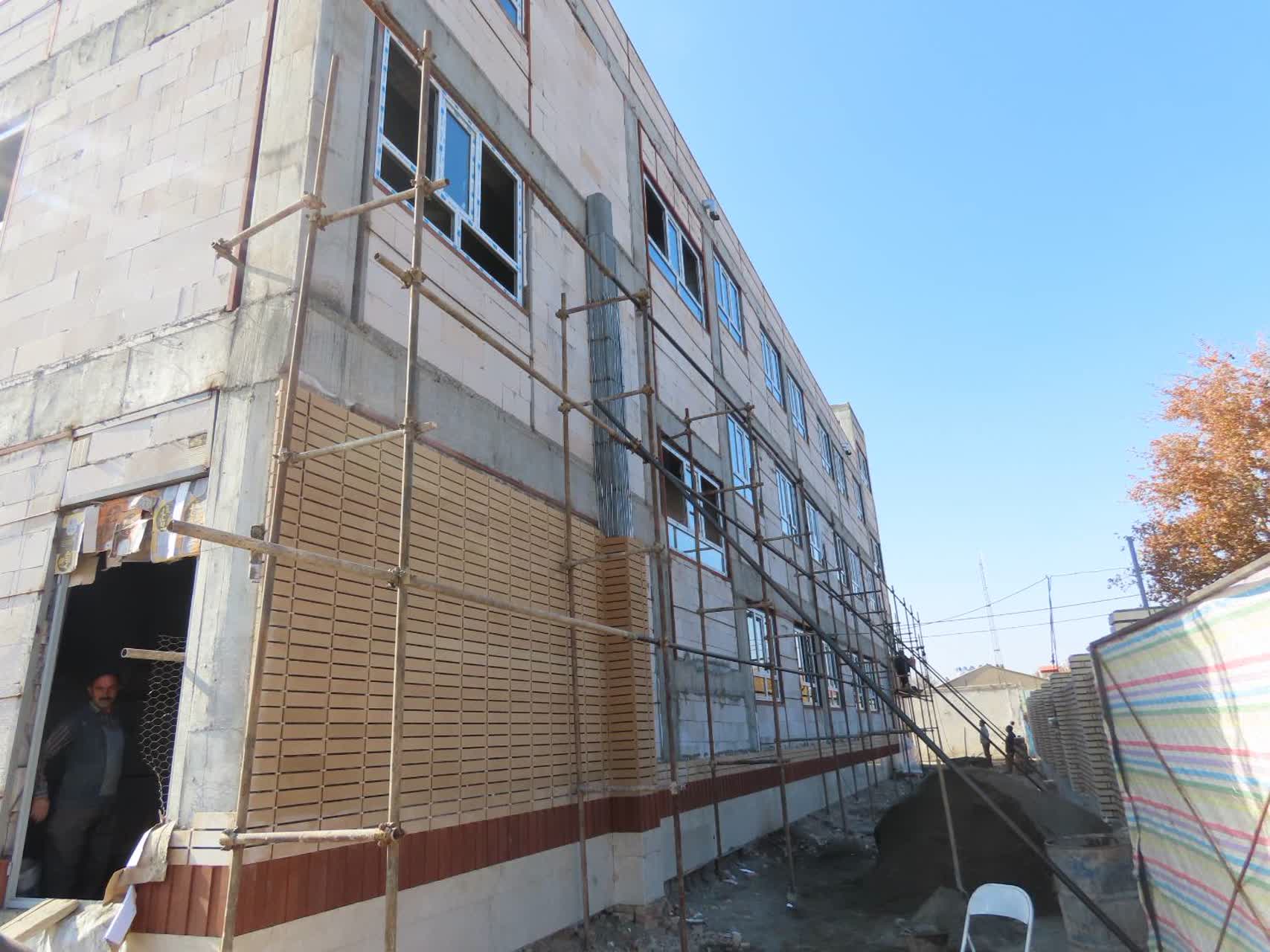 بازدید معاونین وزیر آموزش و پرورش به همراه مسئولین شهرستانی از پروژه نیمه تمام مدیریت آموزش و پرورش چایپاره