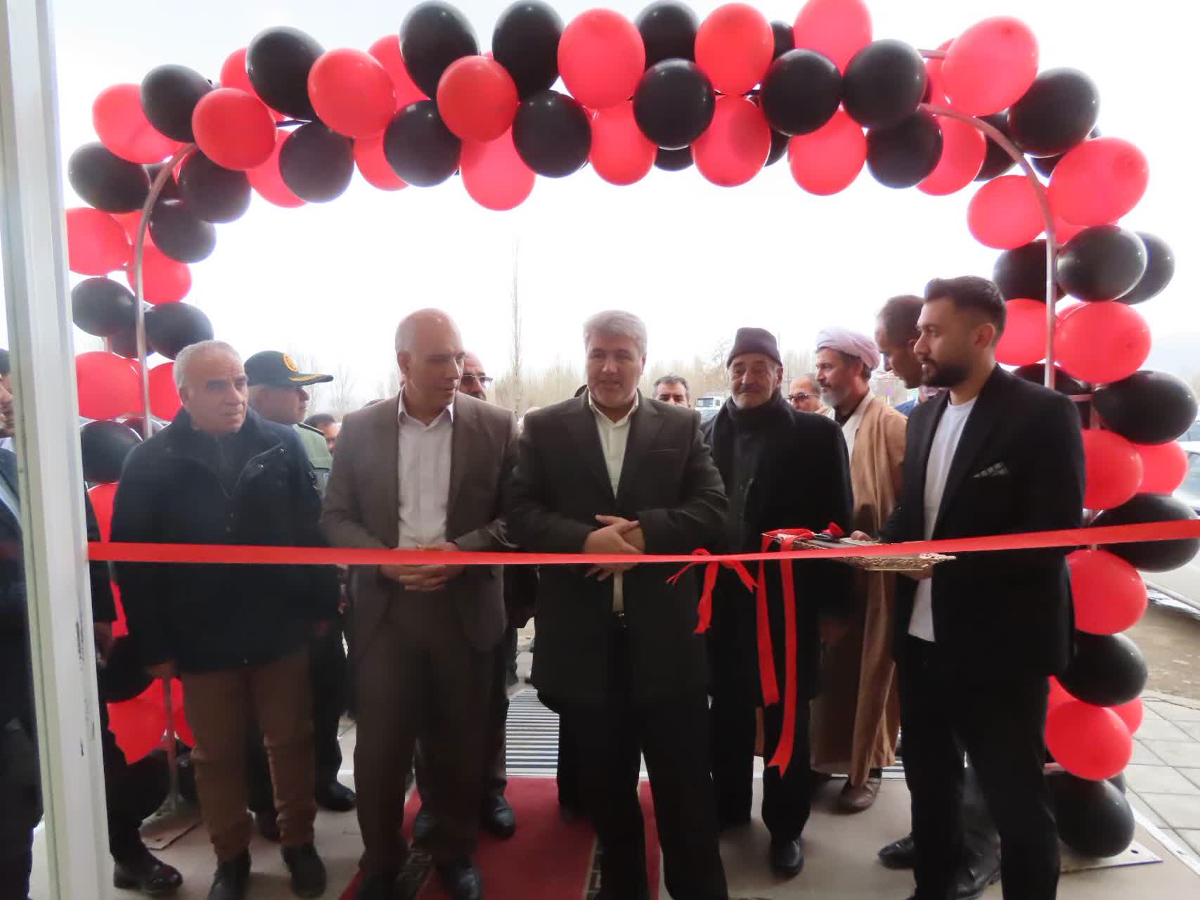 آیین افتتاح نمایشگاه اتومبیل «عطا کرال» در چایپاره با عرضه خودروهای منطقه آزاد ماکو