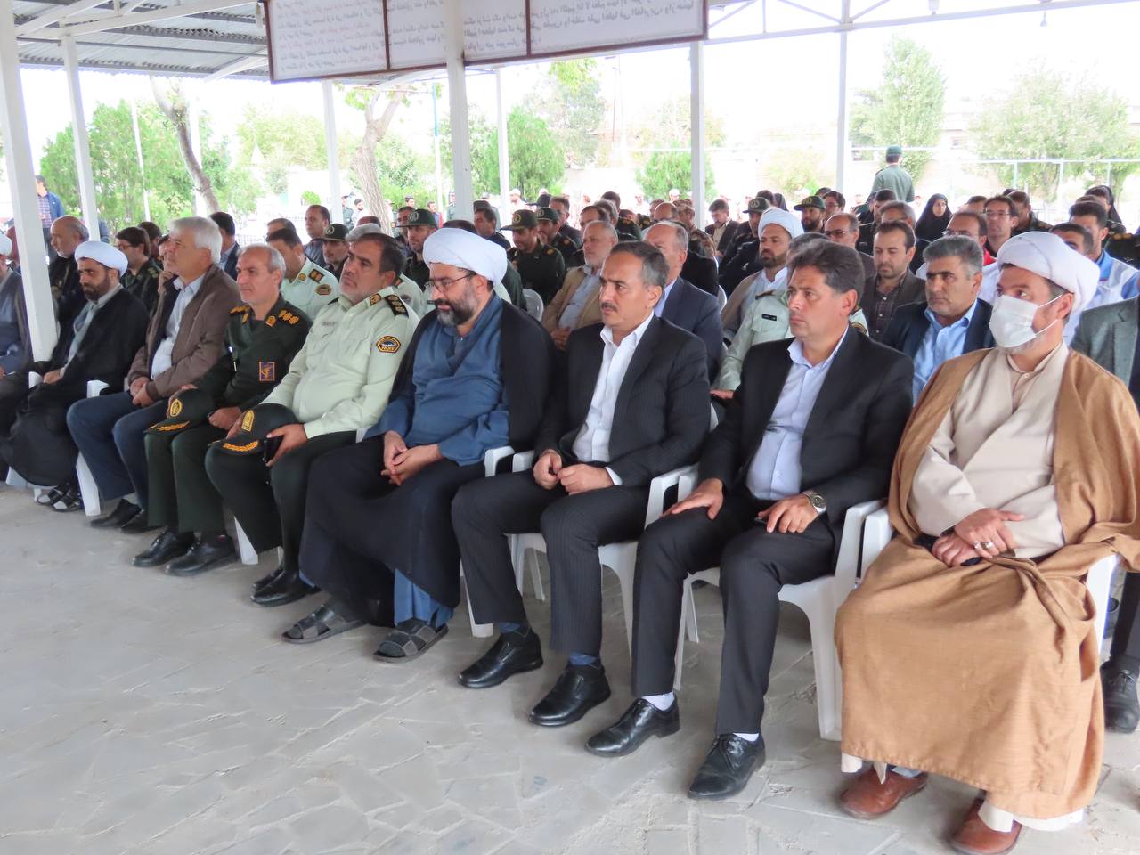 میهمانی لاله ها و آیین غبار روبی و عطرفشانی مزار مطهر شهدای گمنام