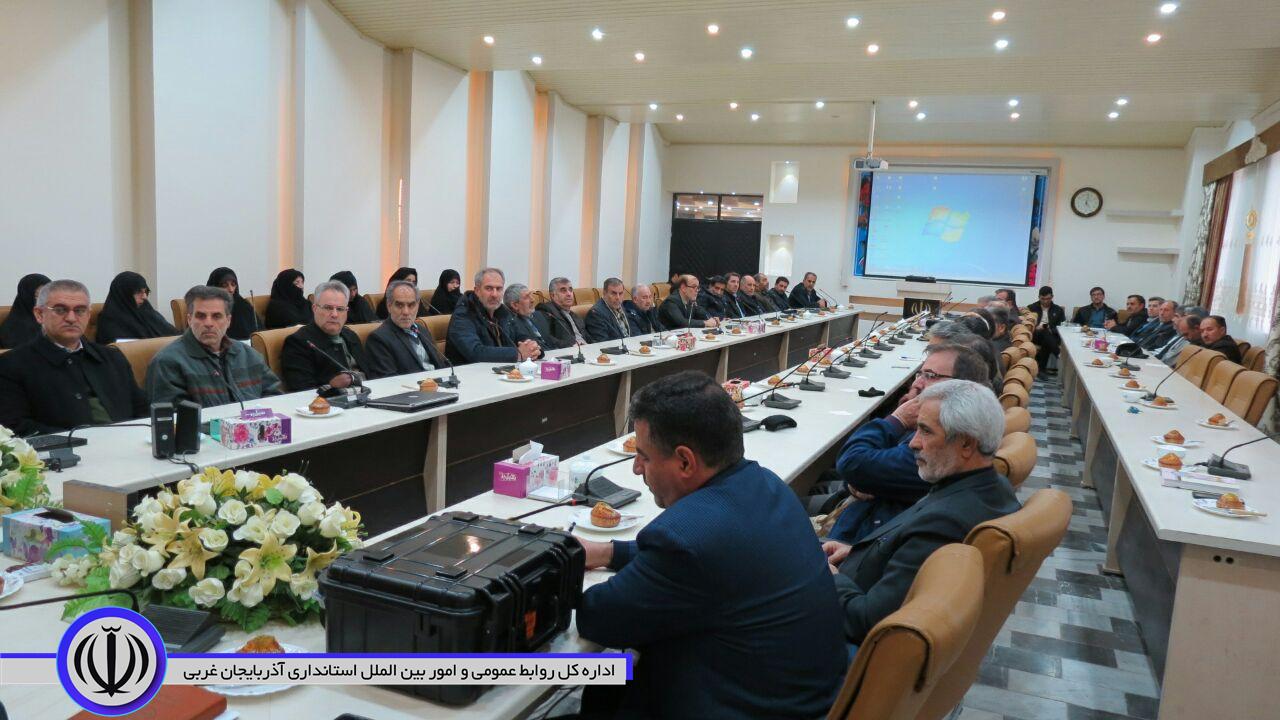 جلسه آموزش سر ناظران هیات نظارت انتخابات شهرستان با کمیته فن آوری اطلاعات با موضوع آشنائی با دستگاه احراز هویت برگزار شد.