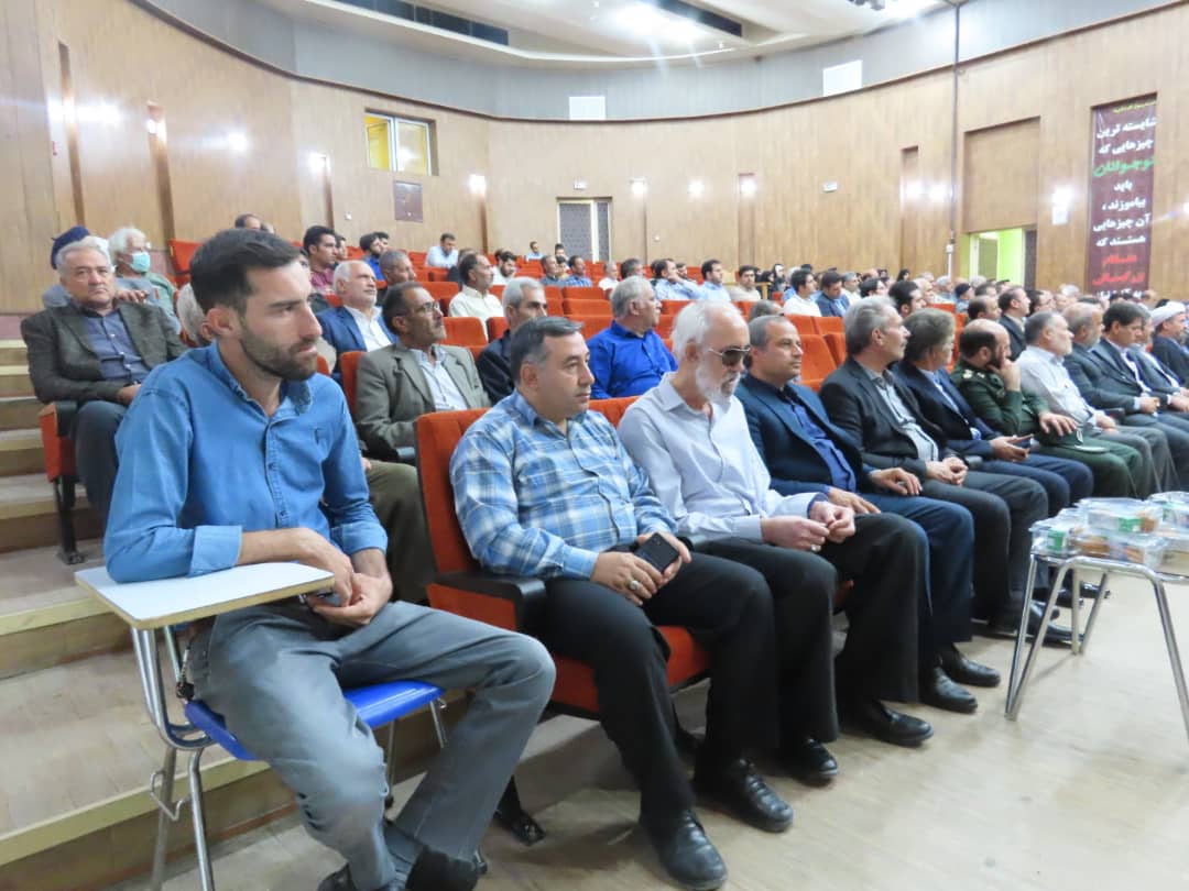 آیین تجلیل و تکریم از خانواده شهداء و پیشکسوتان دفاع مقدس شهرستان چایپاره