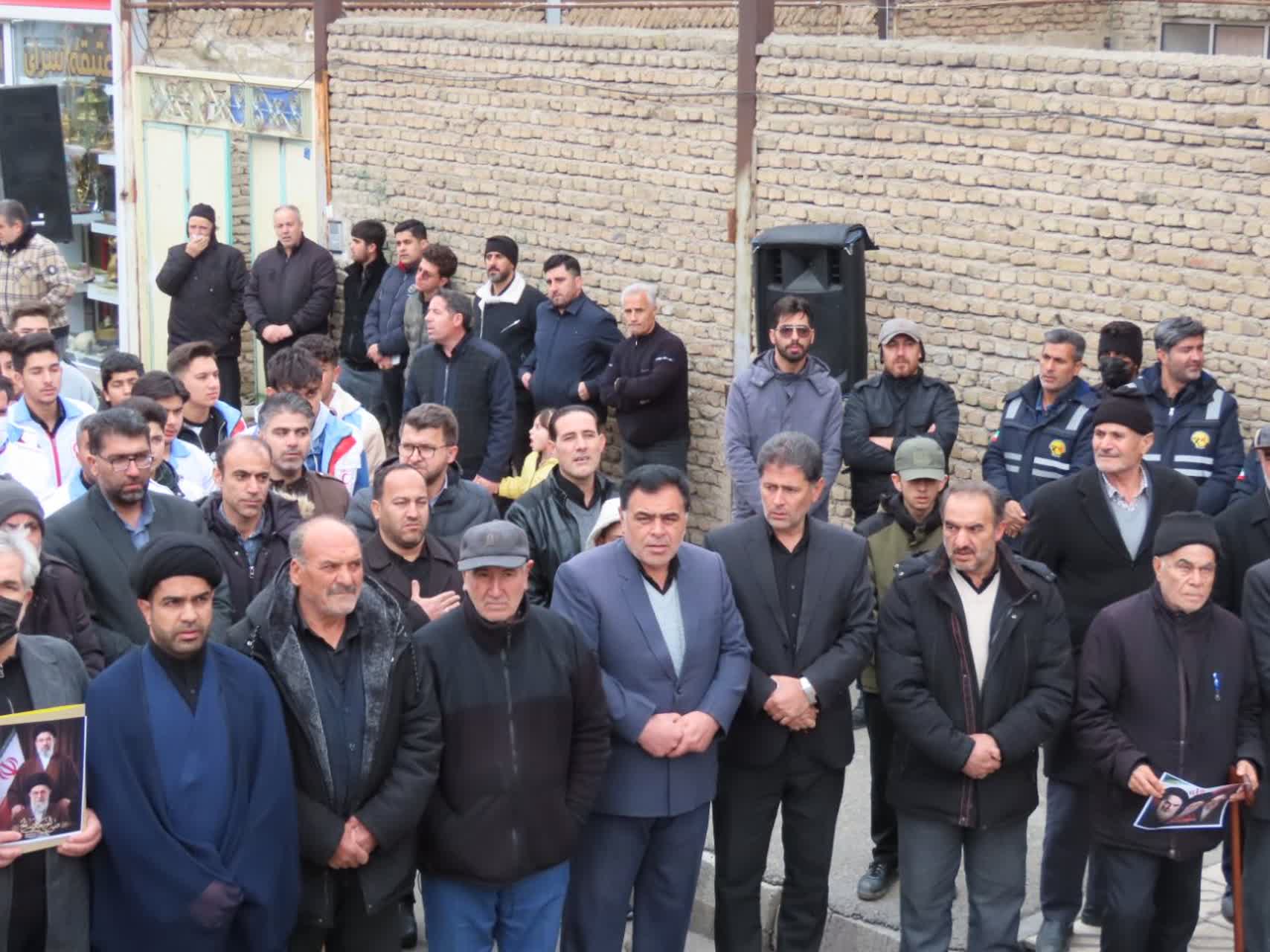 طنین انداز شدن شعار "لبیک یا خامنه‌ای" در چایپاره