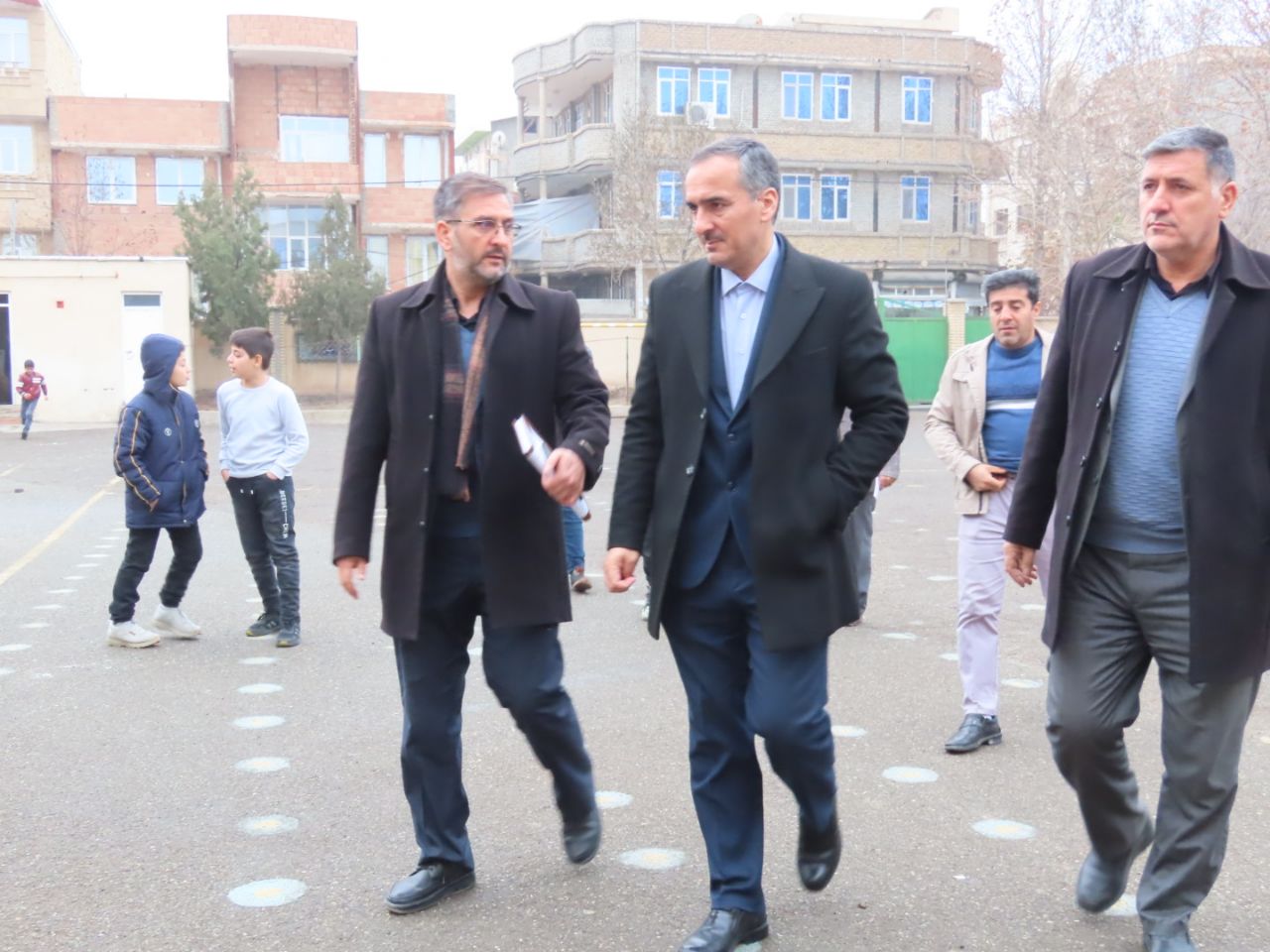 بازدید فرماندار شهرستان چایپاره از دبستان شهید مخلص و شهید حسین پور
