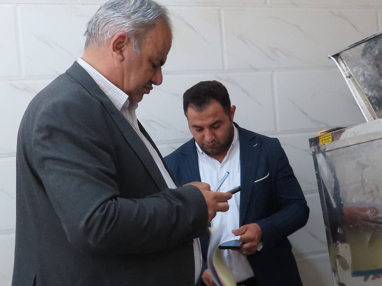 بازدید اعضای کارگروه آرد و نان از نانوایی های سطح شهرستان
