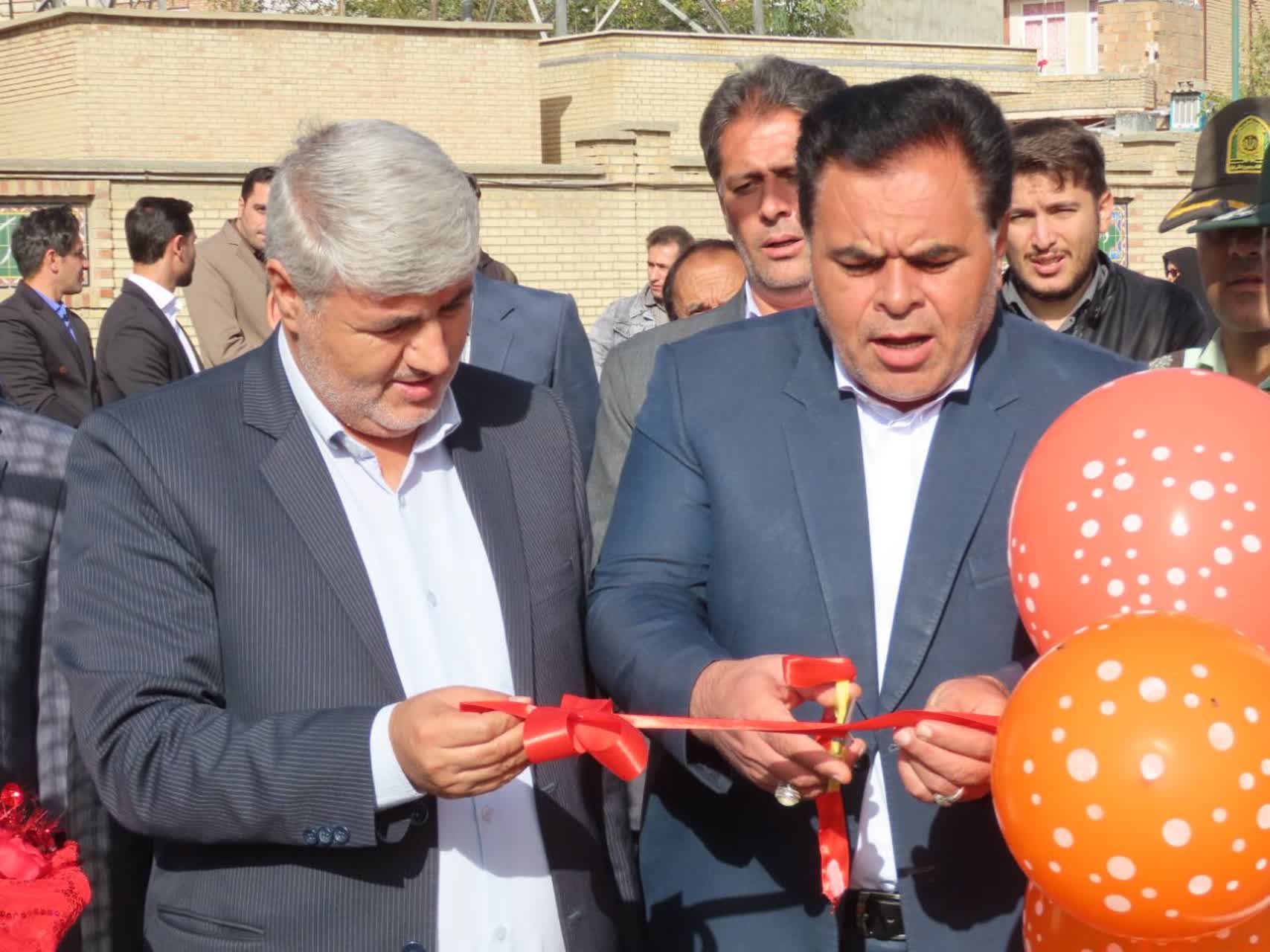 افتتاح فضای ورزشی روباز (چمن مصنوعی) دبستان آیت الله طالقانی