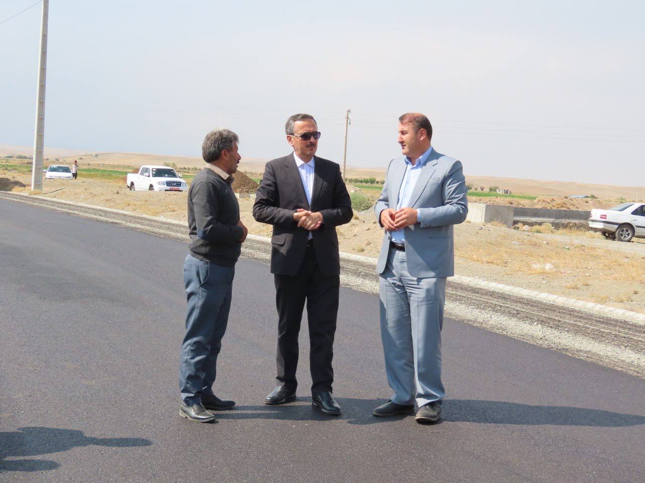 بازدید فرماندار از اجرای طرح هادی روستای کامل آباد