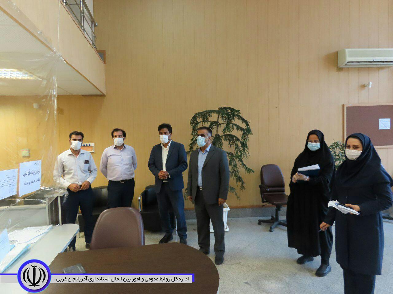 بازدید سرزده فرماندار از بانک ها ودفاتر پیشخوان در شهرستان چایپاره