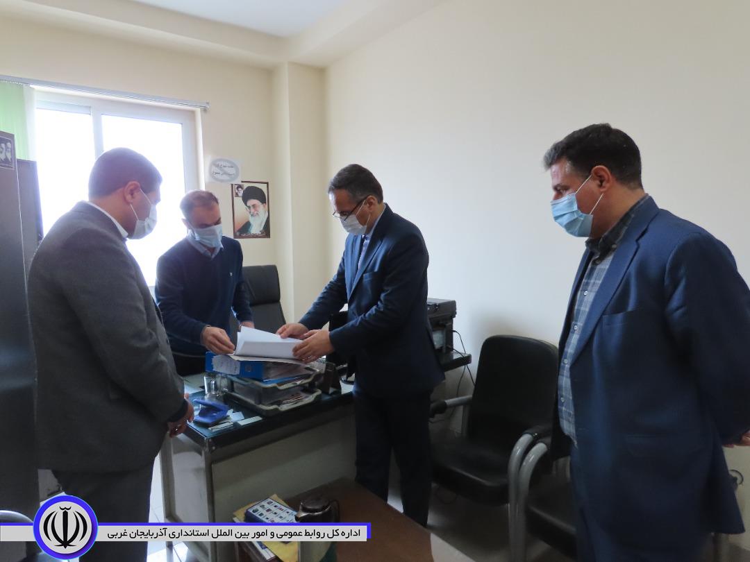 بازدید سرزده شکورزاده فرماندار شهرستان چایپاره از بخشداری مرکزی