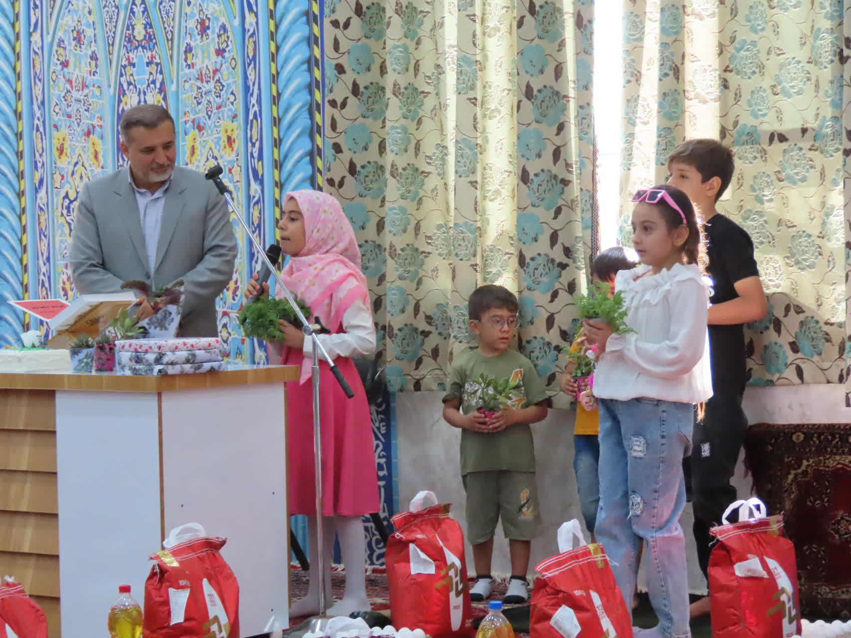 برگزاری مراسم توزیع بسته های معیشتی