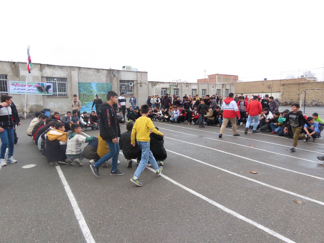 بیست و ششمین مانور سراسری زلزله و ایمنی در مدارس شهرستان چایپاره برگزار شد.