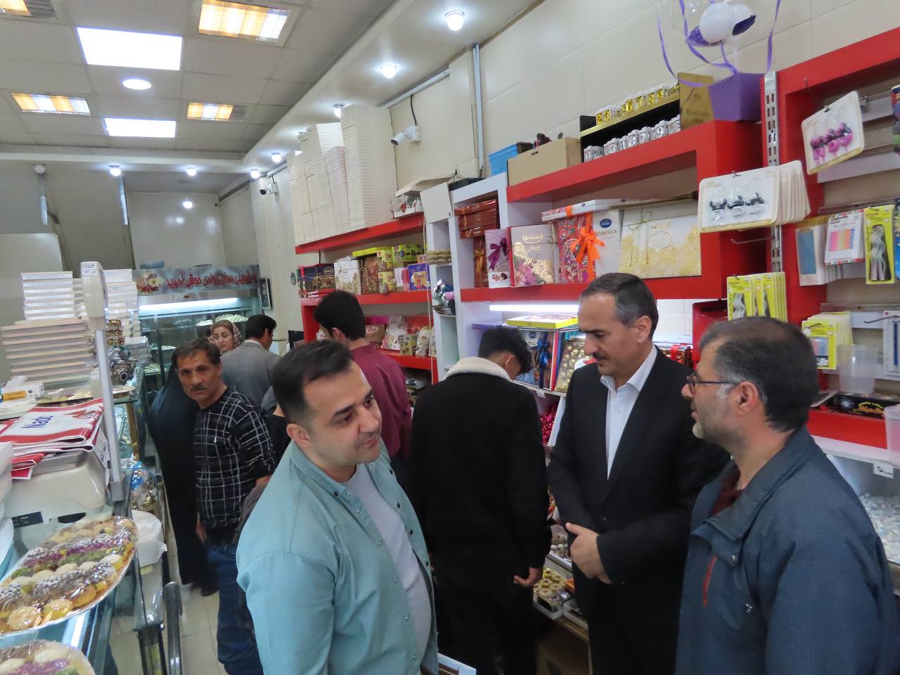بازدید سرزده فرماندار چایپاره از بازار شب عید شهرستان