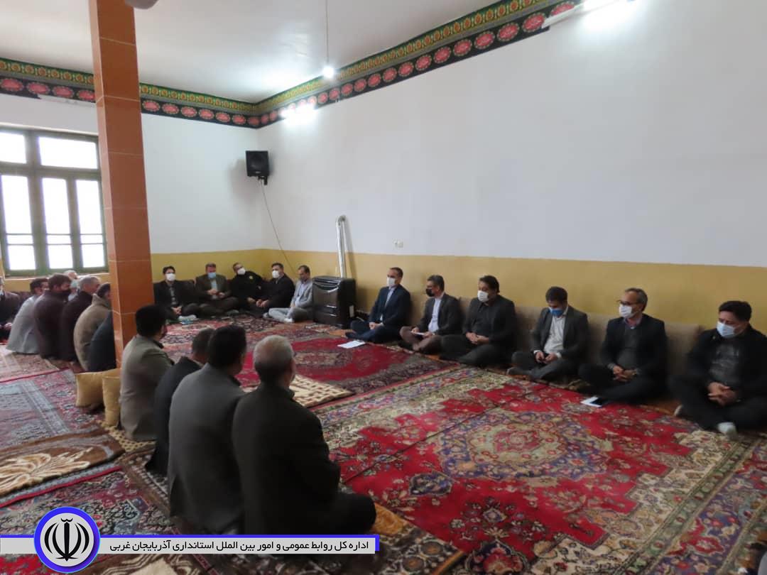 بازدید فرماندار شهرستان به همراه جمعی از مسولان از روستای قوچاش