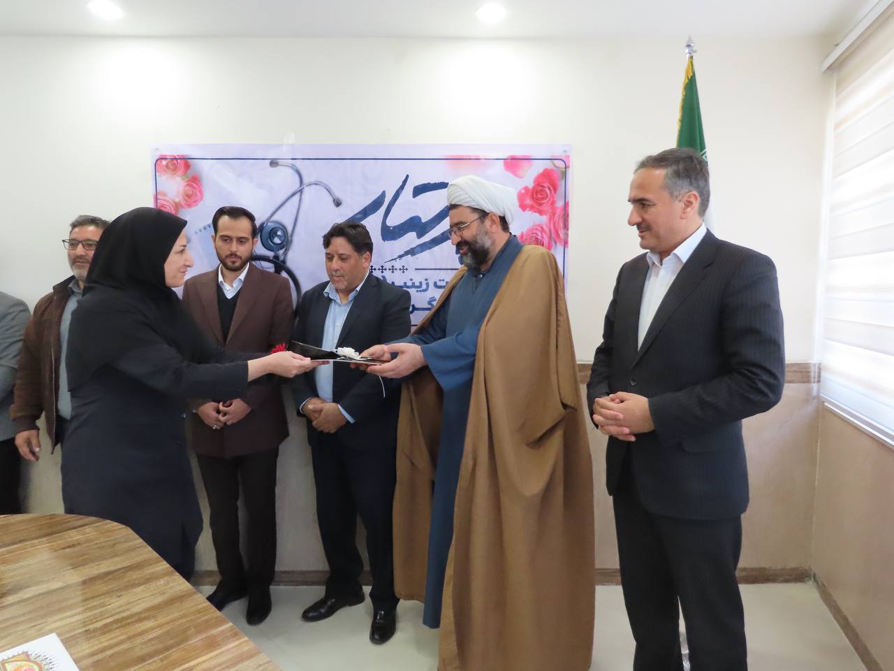 آیین تجلیل از پرستاران شهرستان چایپاره برگزار شد / تقدیر از تلاش ها و خدمات خالصانه و شبانه روزی کادر بیمارستان امام خمینی(ره)