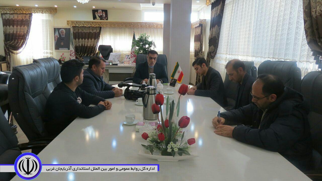 نشست فرماندارشهرستان چایپاره با خبرنگاران واصحاب رسانه در شهرستان چایپاره برگزارشد.