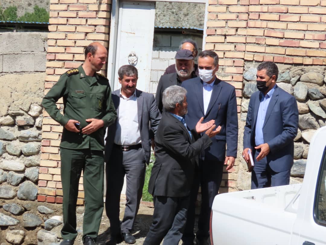 فرماندار شهرستان چایپاره از روستای آجای بازدید و با مردم شریف آن روستا دیدار نمود