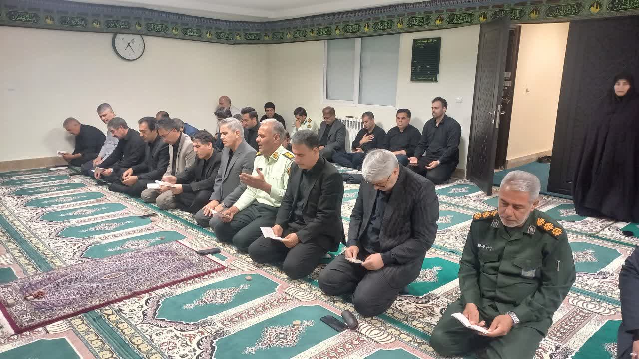 برگزاری مراسم قرائت زیارت عاشورا در فرمانداری شهرستان چایپاره
