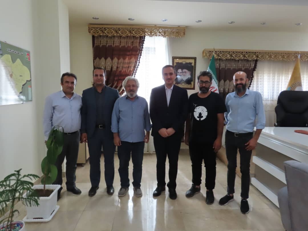 دیدار عومل اجرایی فیلم ایپک با فرماندار شهرستان چایپاره