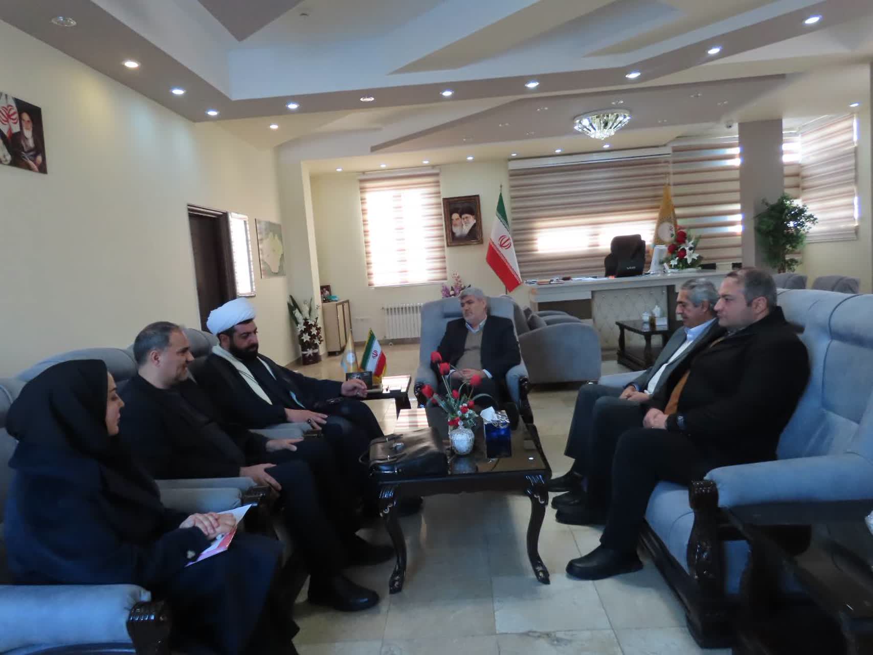 دیدار مسئولان حوزه امنیت غذایی و سلامت محیط استان آذربایجان غربی با فرماندار چایپاره