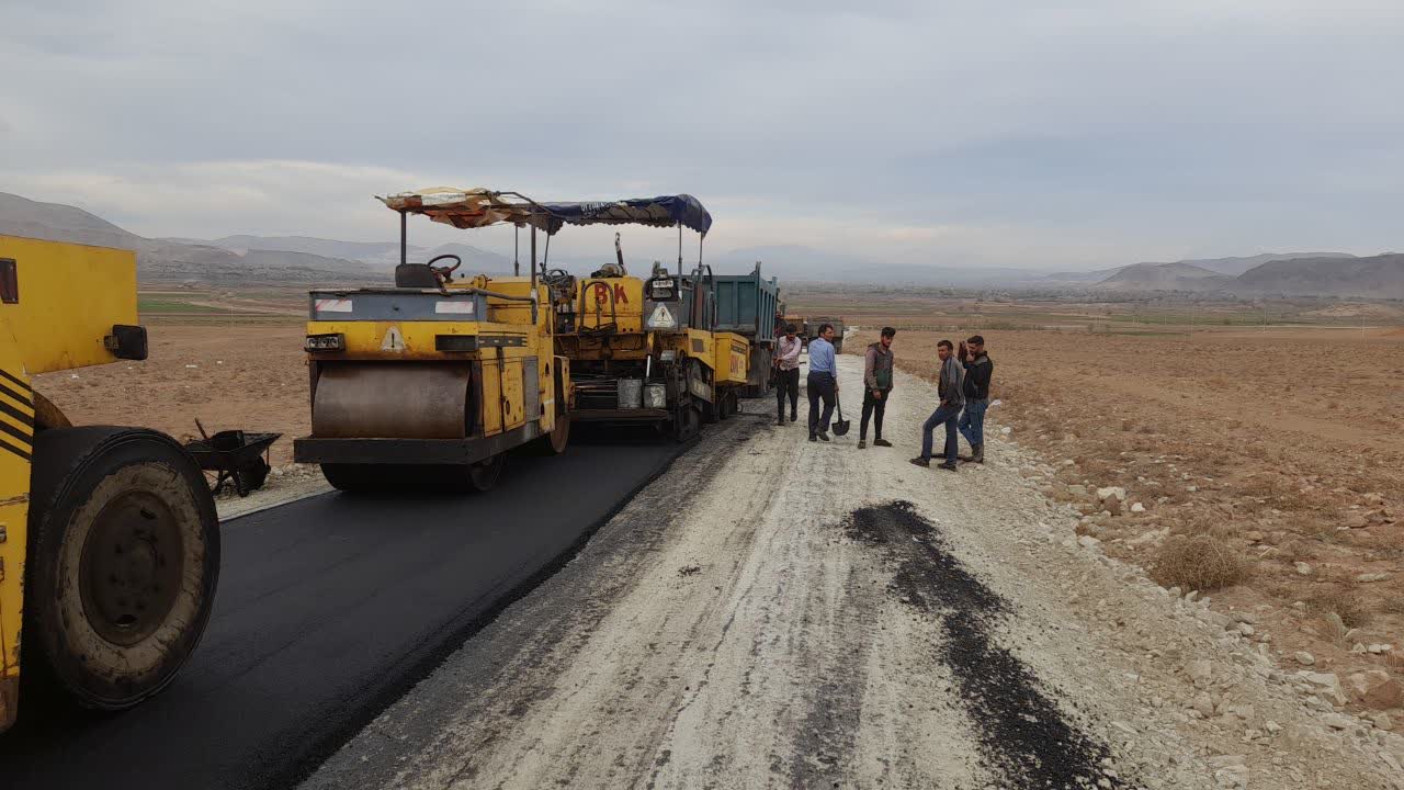 آسفالت راه روستای طاهرآباد آماده افتتاح شد