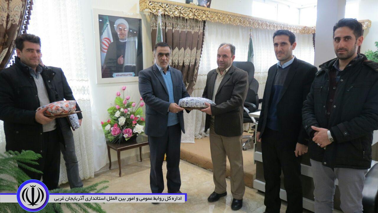 مراسم تجلیل از قهرمان و افتخار آفرین رشته ورزشی دو میدانی شهرستان چایپاره درمسابقات آسیایی برگزار شد.