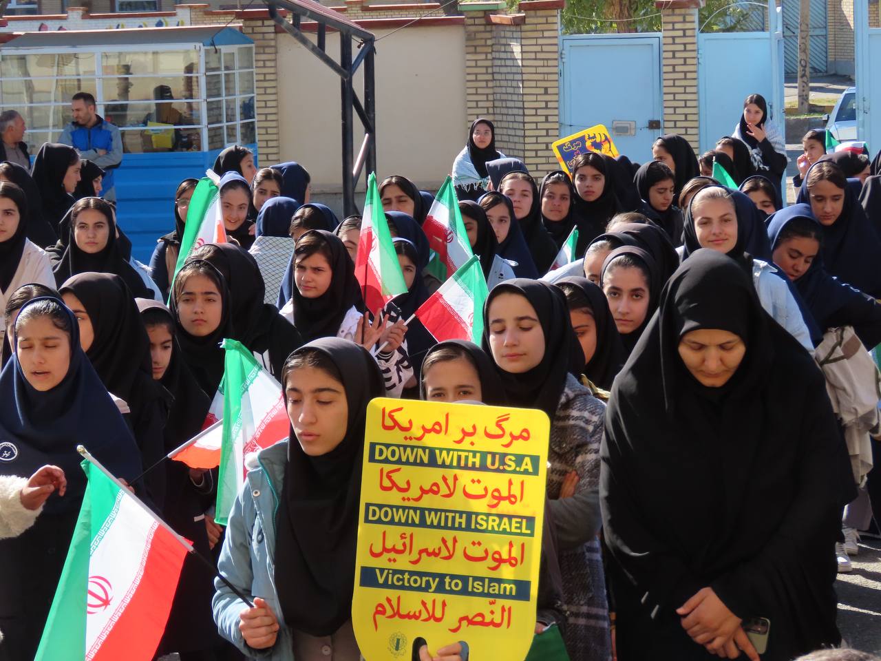 نواخته شدن زنگ استکبار ستیزی در مدارس شهرستان چایپاره
