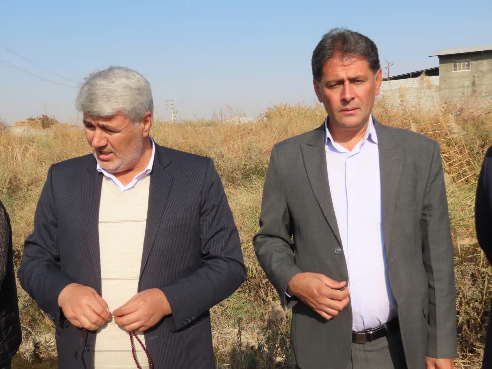 بازدید فرماندار چایپاره از عملیات آسفالت ریزی مسیر ضلع شرقی بلوار انقلاب شهرستان