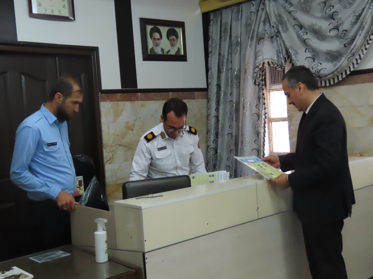 بازدید سعید شکورزاده فرماندار شهرستان چایپاره از مجموعه پلیس راهنمایی و رانندگی شهرستان چایپاره