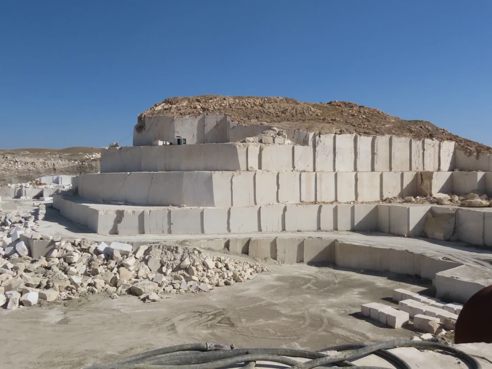 بازدید فرماندار چایپاره از معدن مرمریت بسطام