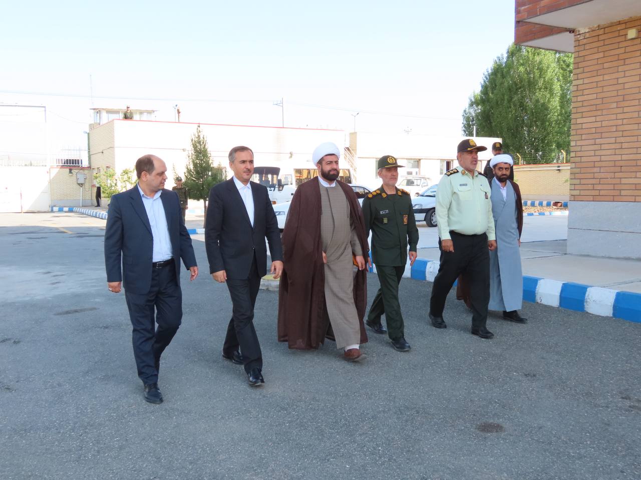 مراسم صبحگاه مشترک نیروهای نظامی ، انتظامی و بسیج در شهرستان چایپاره برگزار شد
