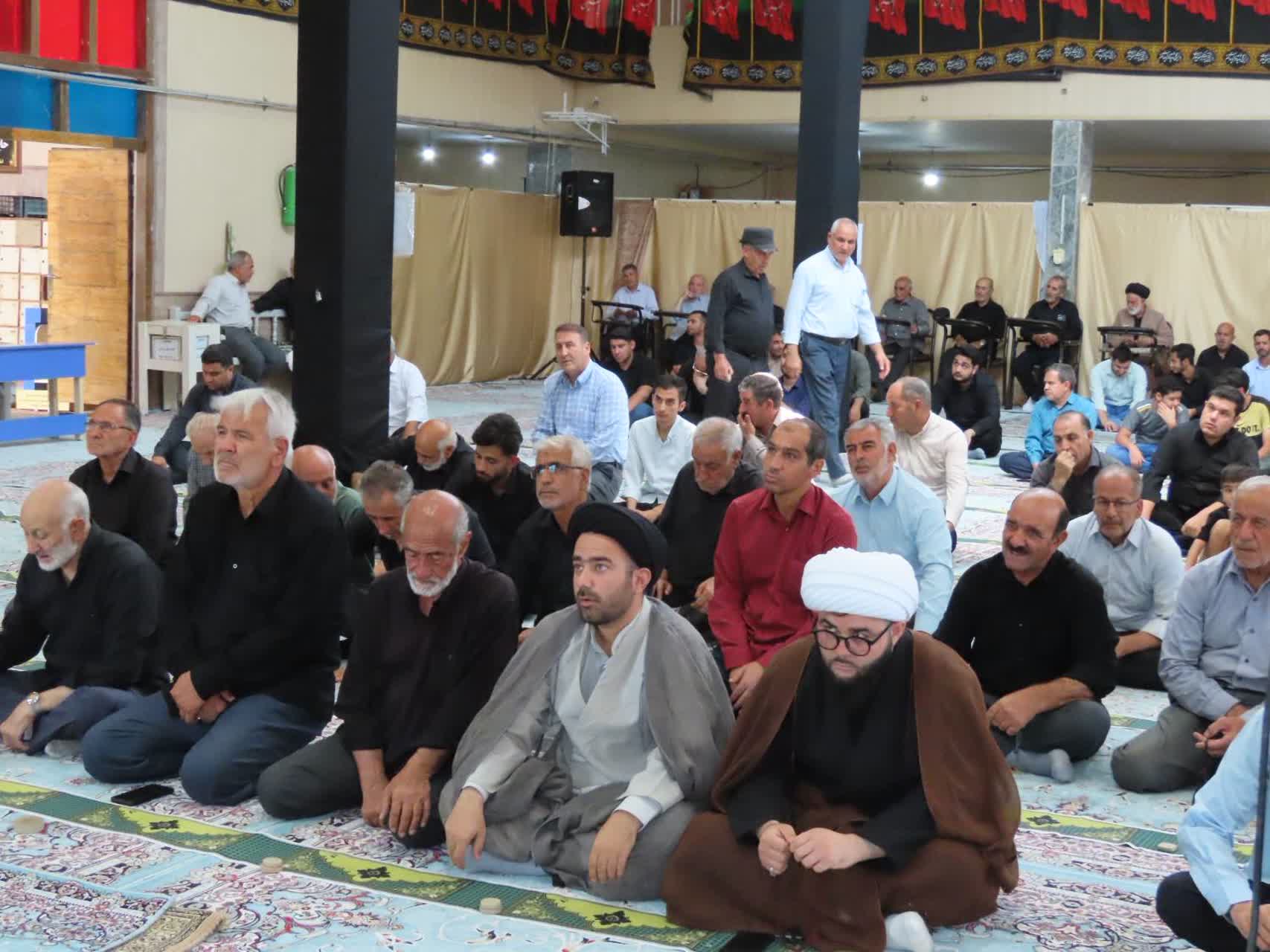 سخنرانی رضا اقلیمیان فرماندار شهرستان چایپاره پیش از خطبه های نماز جمعه