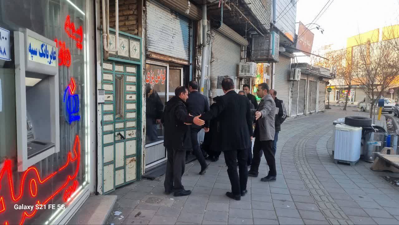بازدید سرزده اعضای کارگروه آرد و نان از واحد نانوایی