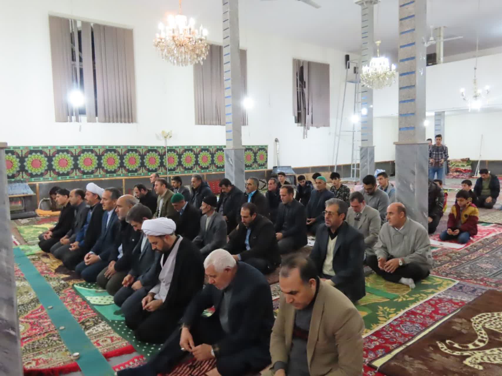 حضور فرماندار چایپاره در مراسم ایام فاطمیه در شهر حاجیلار