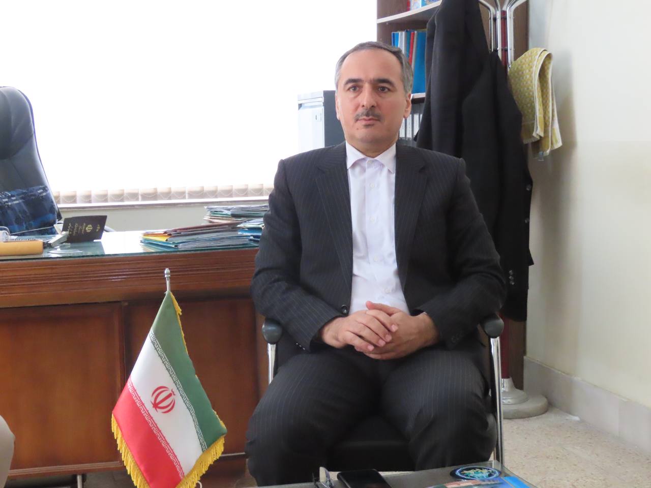 بازدید سرزده سعید شکورزاده فرماندار چایپاره از اداره ثبت احوال